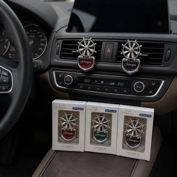 AromaWheel ⚓ Diffuseurs parfumés voiture — sur les grilles d'aération
